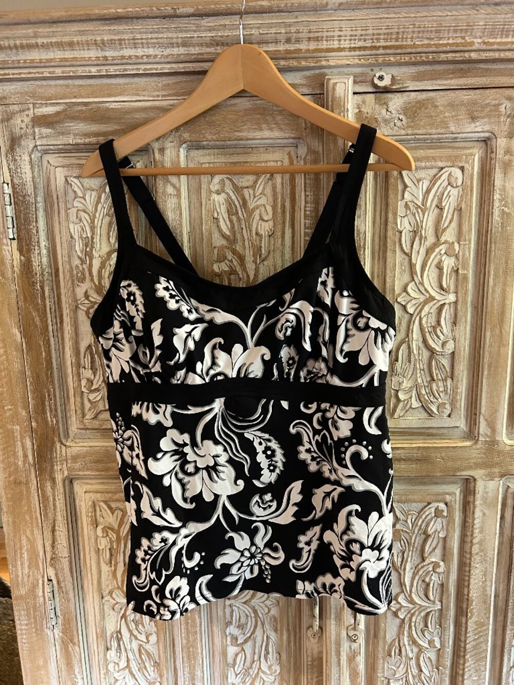 Women's Lands' End 16W DDD Swim Tank white, black and floral